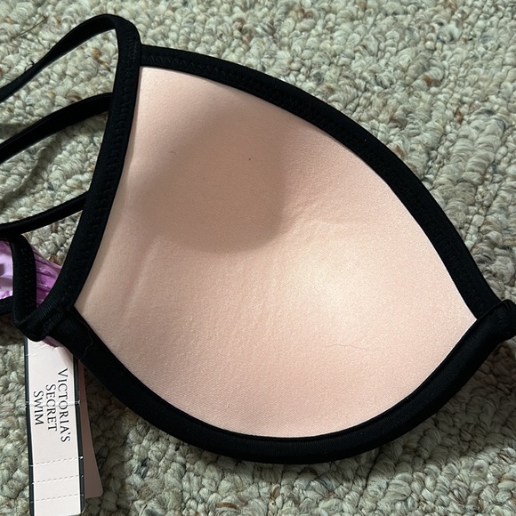 NWT Victoria Secret 32C - Picture 7 of 8